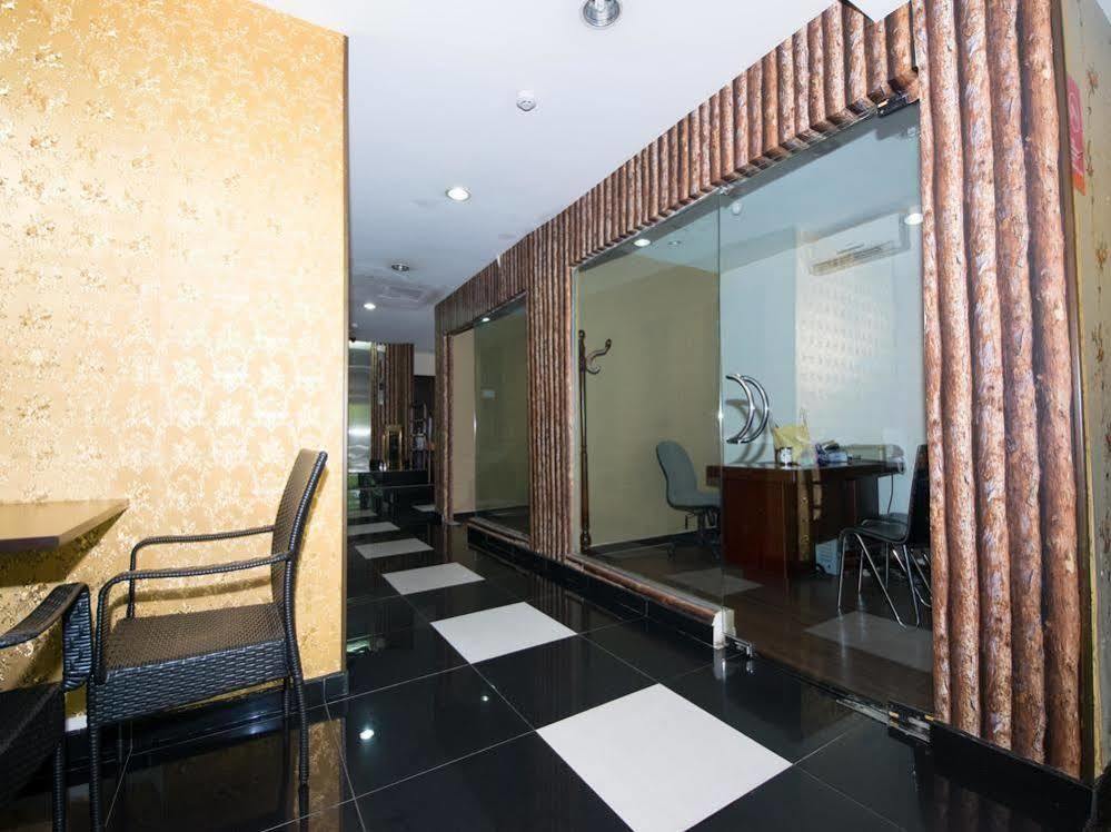 Oyo Rooms Maharajalela Monorail Station 吉隆坡 外观 照片